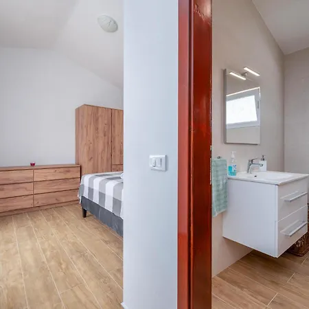 3 Bedroom Lovely In Galizana