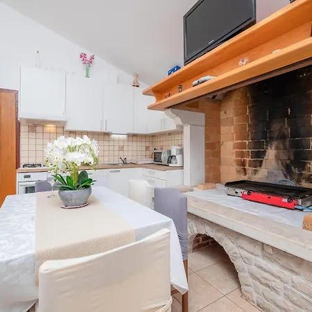 3 Bedroom Lovely In Galizana