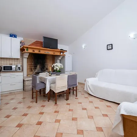 3 Bedroom Lovely In Holiday home *