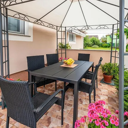 3 Bedroom Lovely In *