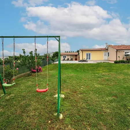 3 Bedroom Lovely In Galizana