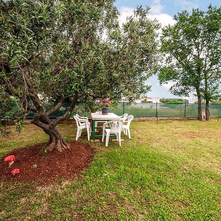 Holiday home 3 Bedroom Lovely In Galizana