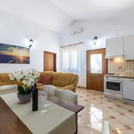 3 Bedroom Lovely In *