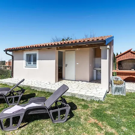 Holiday home 3 Bedroom Lovely In Galizana
